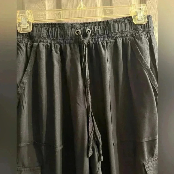 Women’s Olive + Oak Cargo Jogger pants in black EUC 100% Rayon Size Medium - Picture 2 of 10